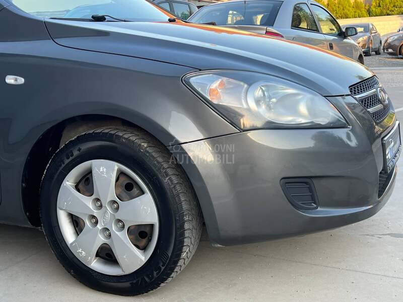 Kia cee`d 1.4 CVVT LX FRESH