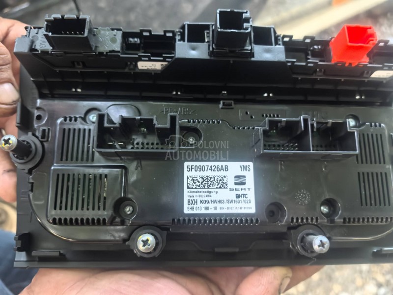 Seat Leon -  kompletan auto u delovima