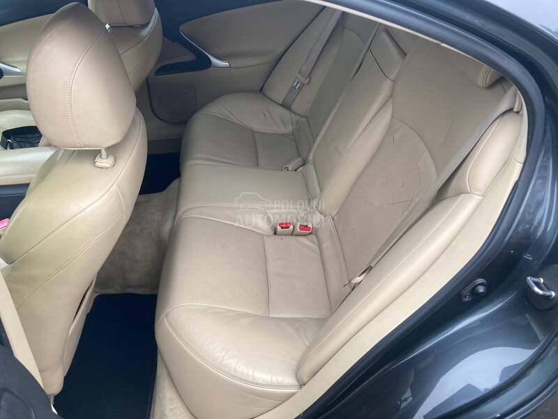 Lexus IS 220 