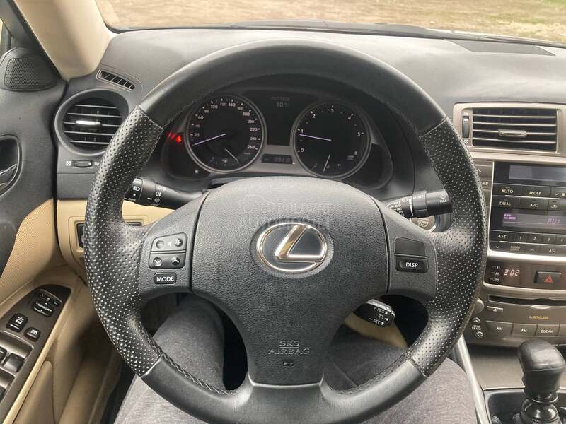 Lexus IS 220 