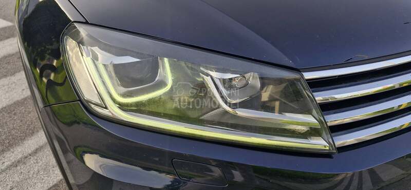 Volkswagen Touareg 3,0 TDI 203000 NOV