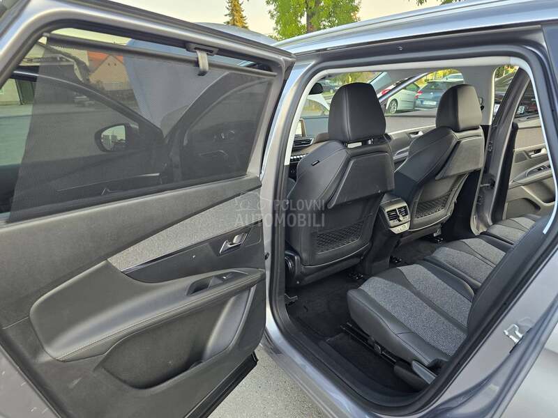 Peugeot 5008 1.5HDI ALLURE