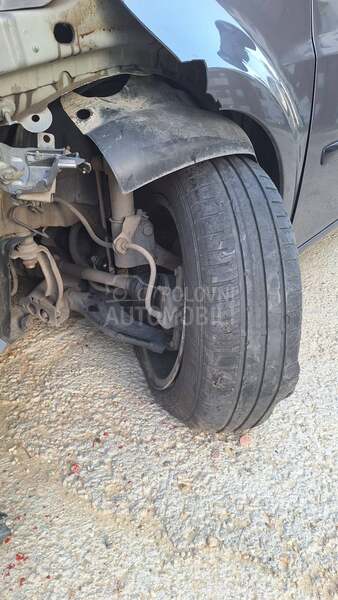 Renault Clio 1.2TCE100 2010. god. -  kompletan auto u delovima