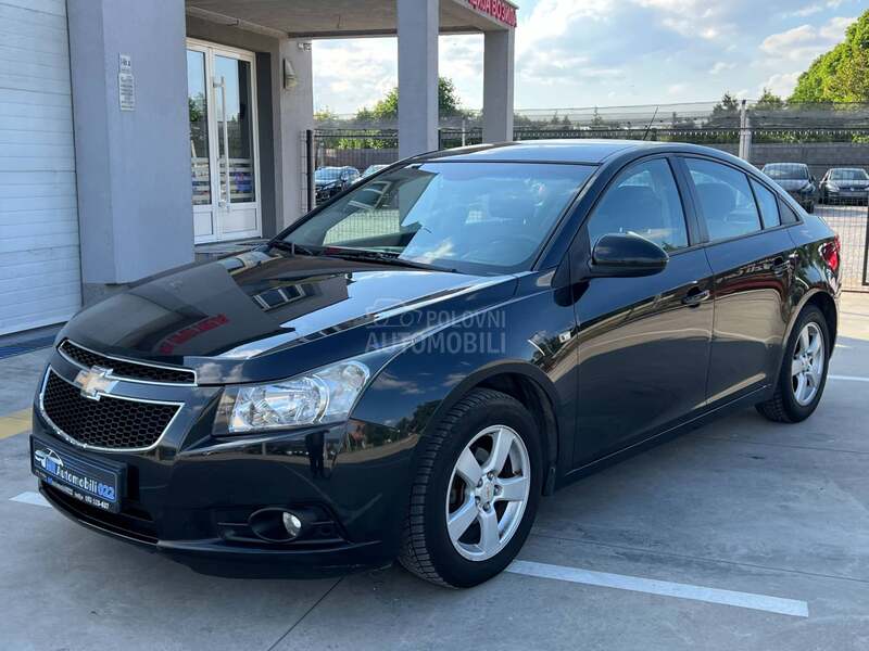 Chevrolet Cruze 1.6b LX CHAMPION