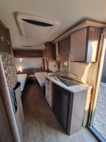 Burstner Averso top