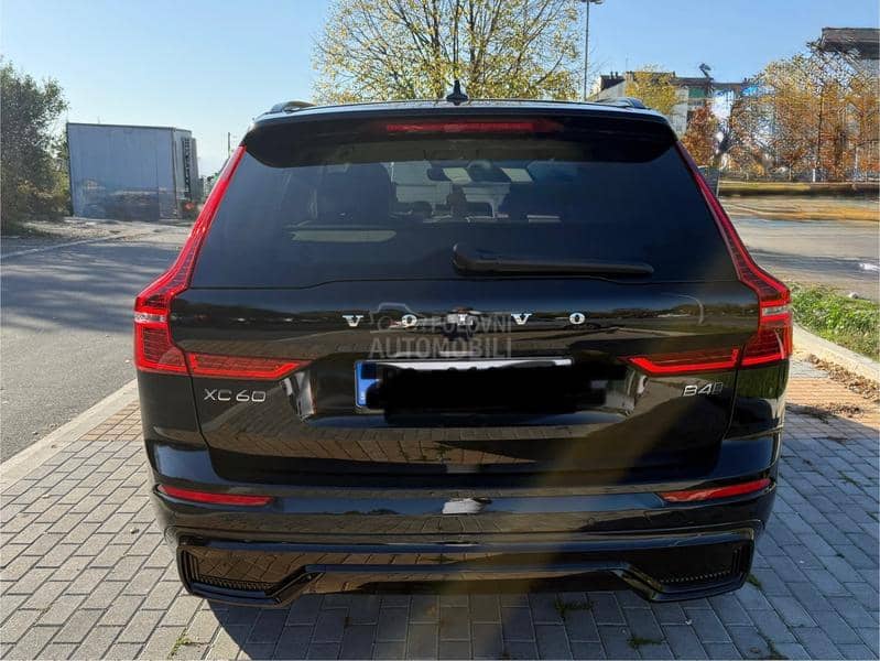 Volvo XC60 B4 D AWD Plus Dark