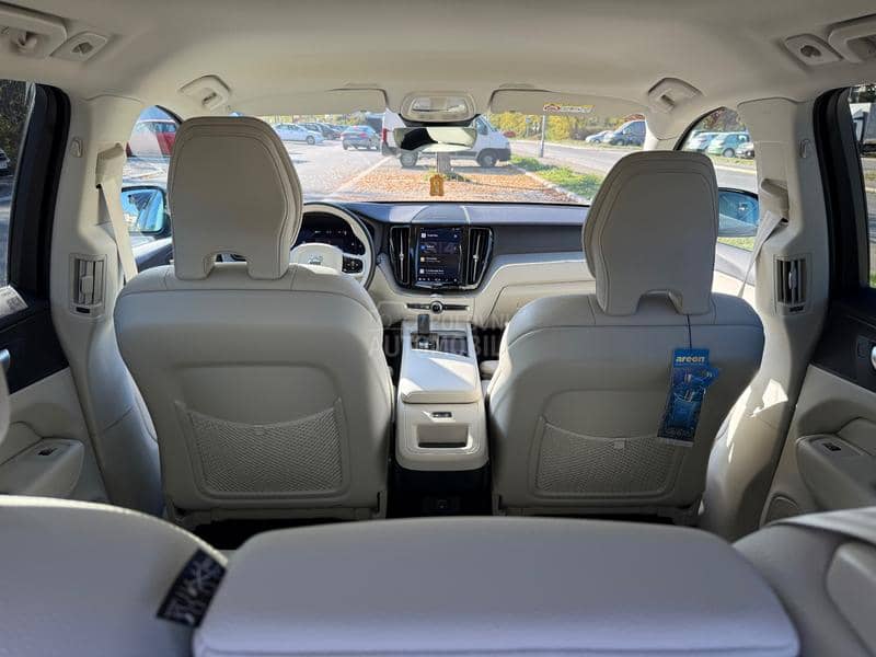 Volvo XC60 B4 D AWD Plus Dark