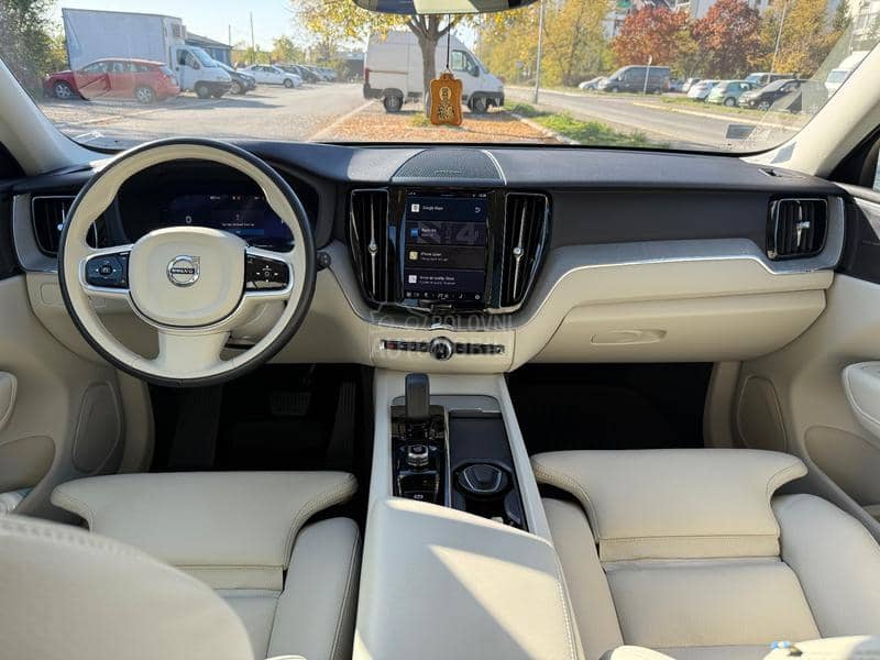 Volvo XC60 B4 D AWD Plus Dark