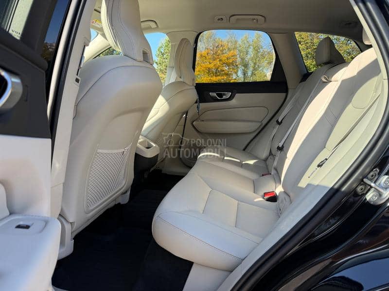 Volvo XC60 B4 D AWD Plus Dark