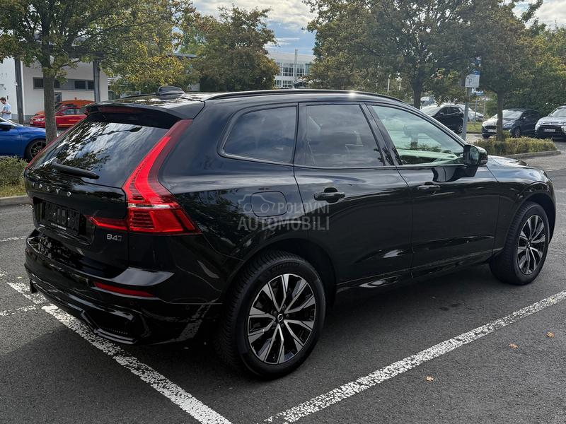 Volvo XC60 B4 D AWD Plus Dark