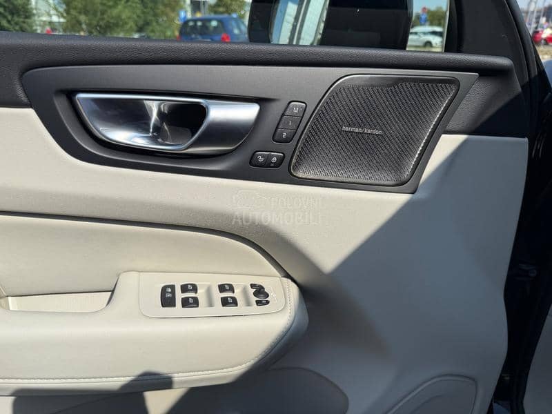 Volvo XC60 B4 D AWD Plus Dark