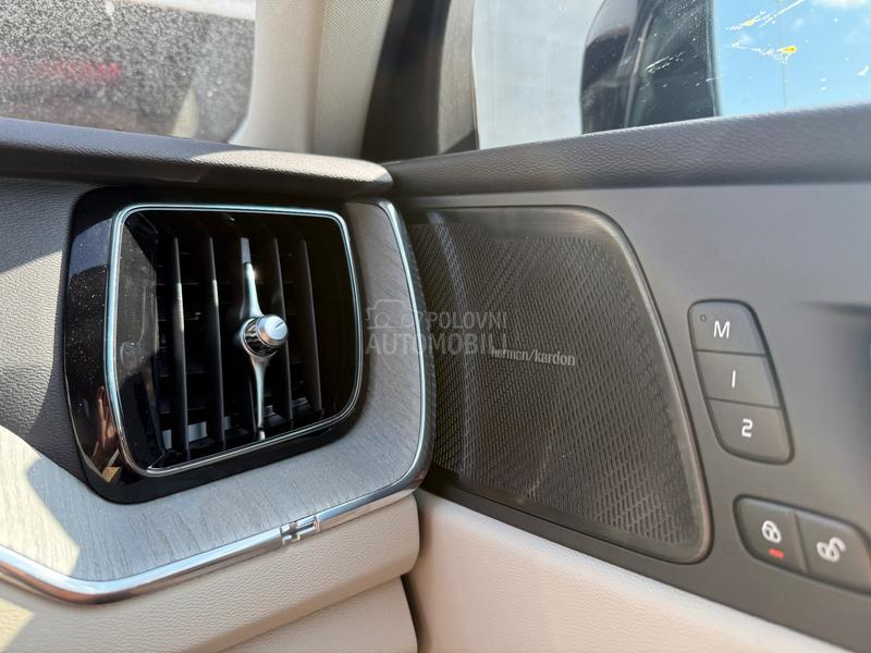 Volvo XC60 B4 D AWD Plus Dark