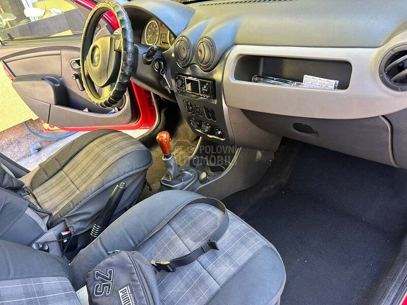 Dacia Sandero 1,4base
