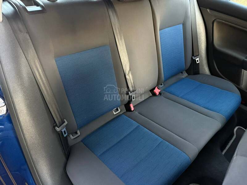 Volkswagen Golf 5 1.6 FSi SVAJCARSKA