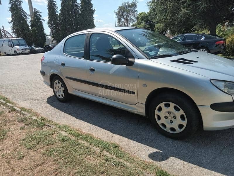 Peugeot 206 