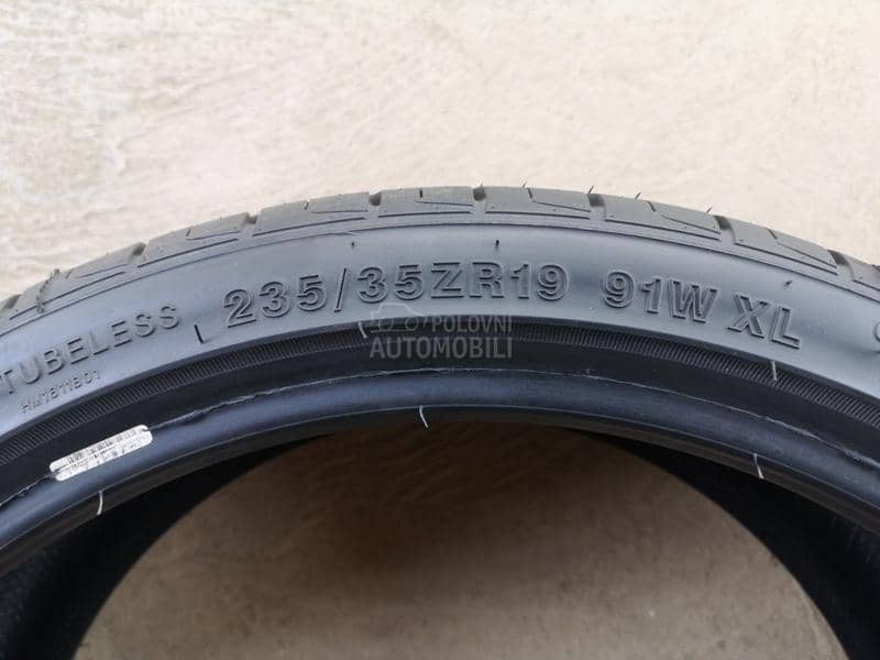 Avon 235/35 R19 Letnja