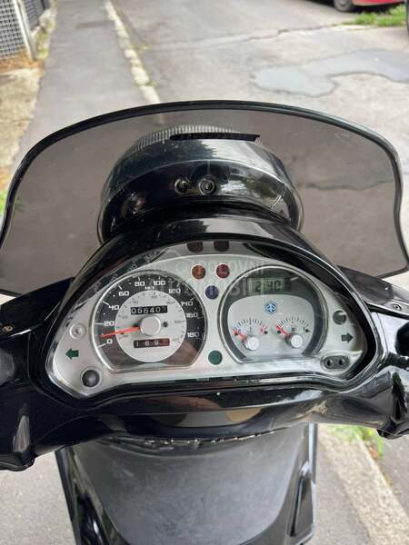 Piaggio Beverly 400 Tourer
