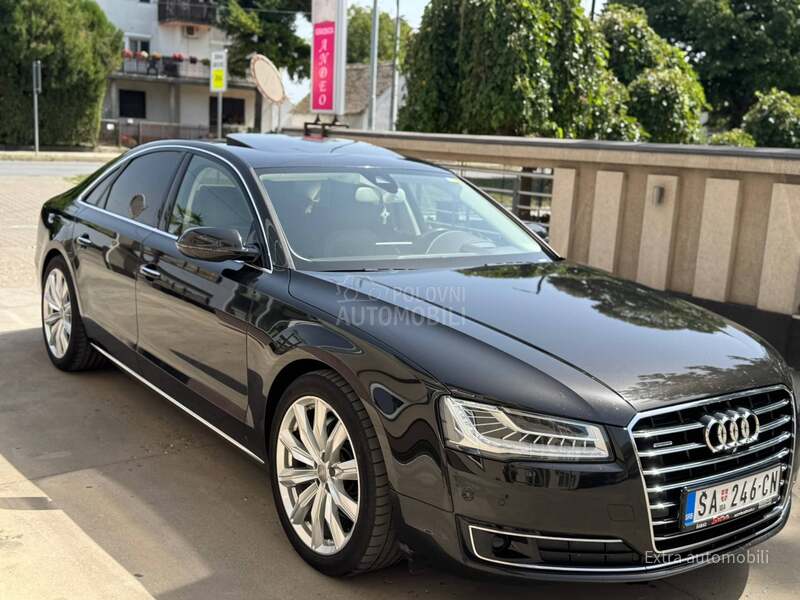 Audi A8 quattro/matrix