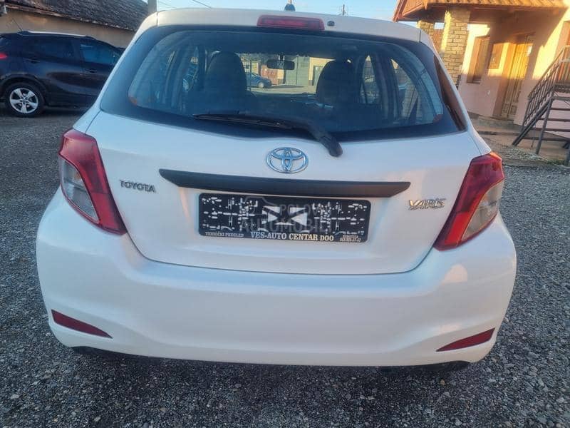 Toyota Yaris 1.0 b