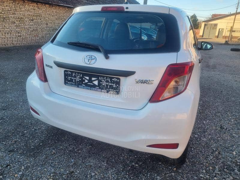 Toyota Yaris 1.0 b