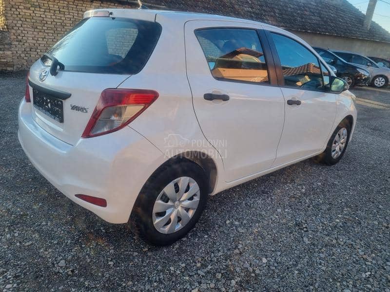 Toyota Yaris 1.0 b
