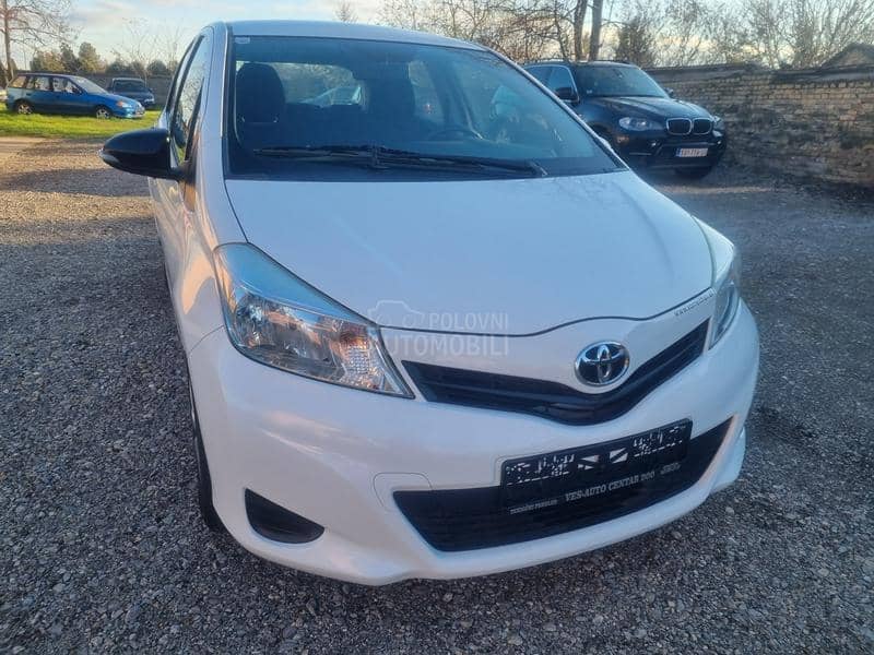 Toyota Yaris 1.0 b