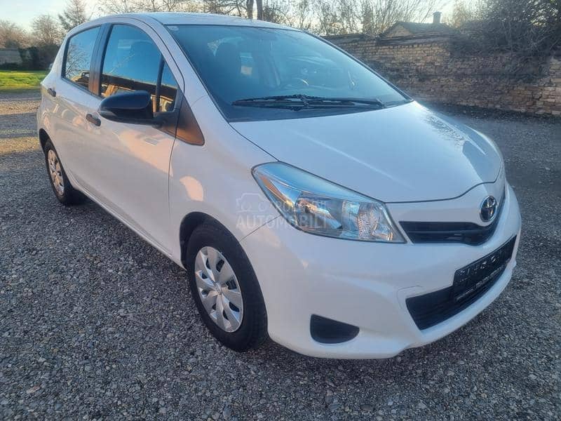 Toyota Yaris 1.0 b