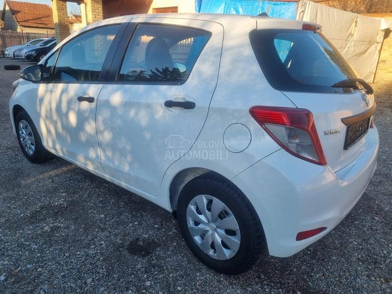 Toyota Yaris 1.0 b