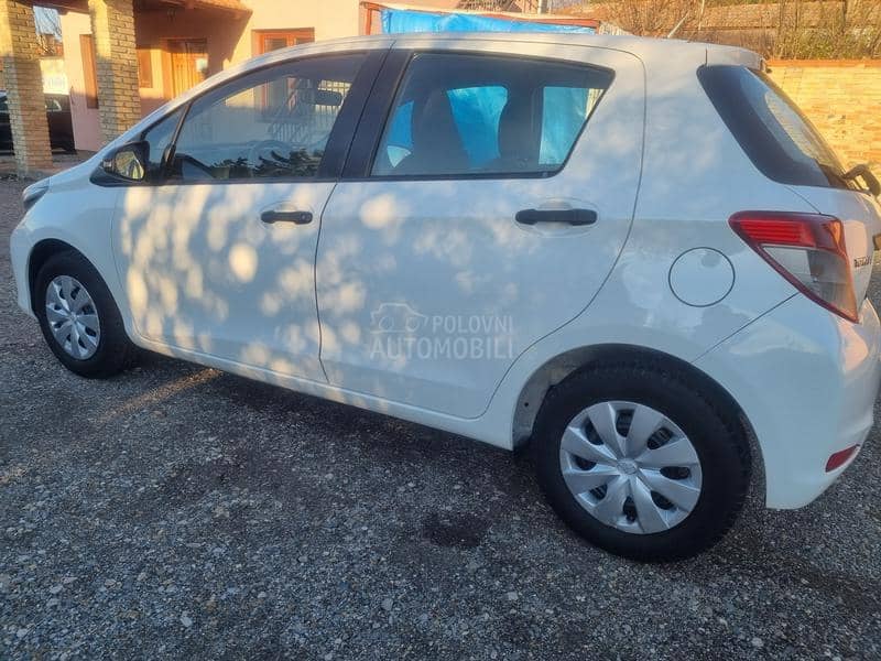 Toyota Yaris 1.0 b