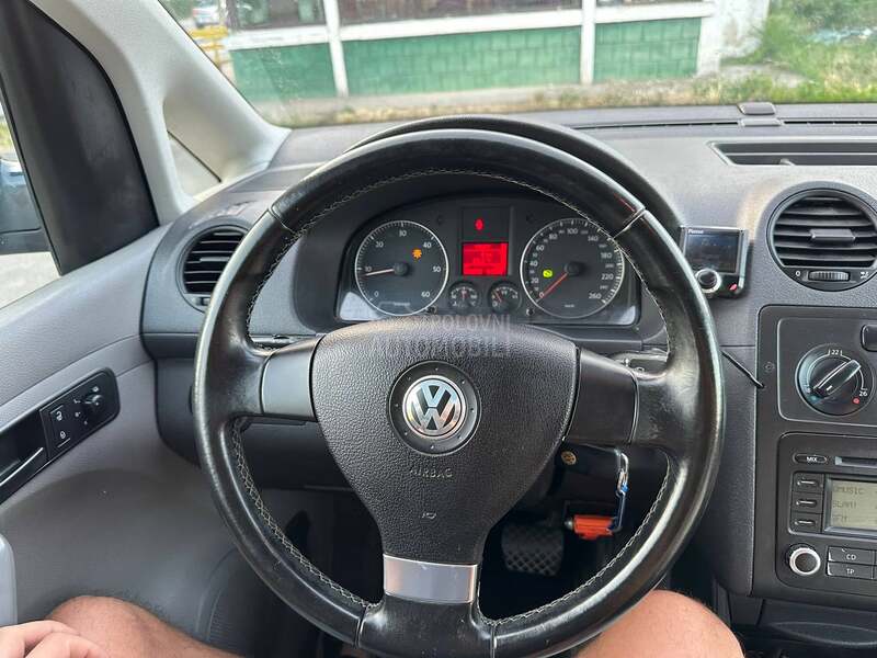 Volkswagen Caddy automatic