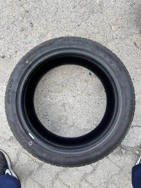 Avon 255/40 R19 Zimska