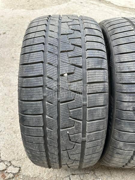 Avon 255/40 R19 Zimska