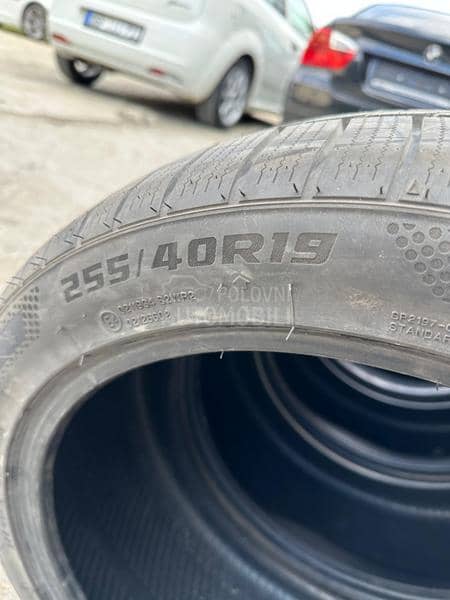 Avon 255/40 R19 Zimska