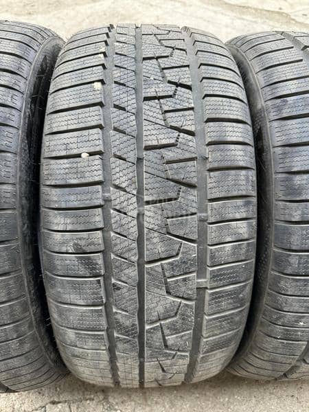 Avon 255/40 R19 Zimska