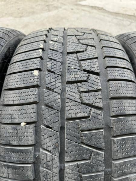 Avon 255/40 R19 Zimska