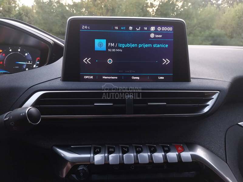 Peugeot 3008 PERLA/AUT/ALLURE