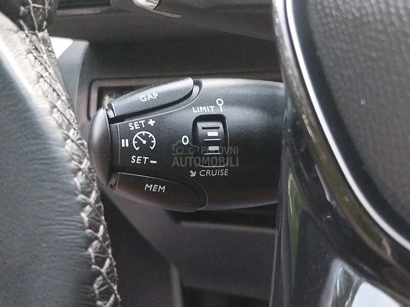 Peugeot 3008 PERLA/AUT/ALLURE
