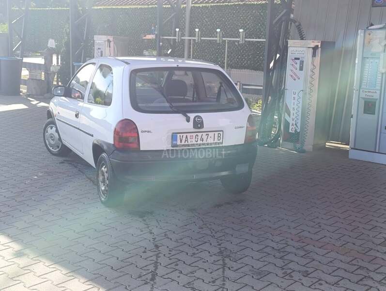 Opel Corsa B 1.0b