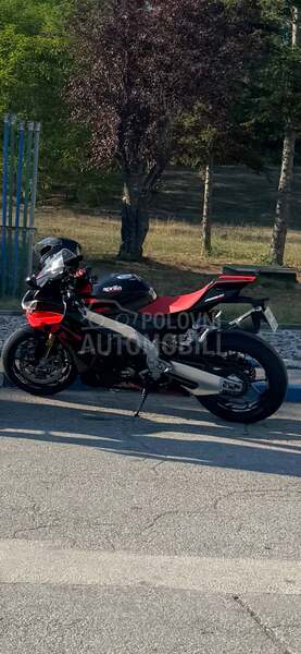 Aprilia rsv4 factory