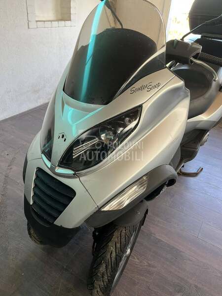Piaggio MP3