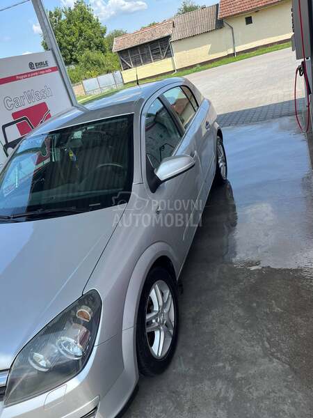 Opel Astra H 