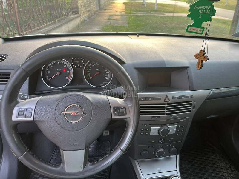 Opel Astra H 