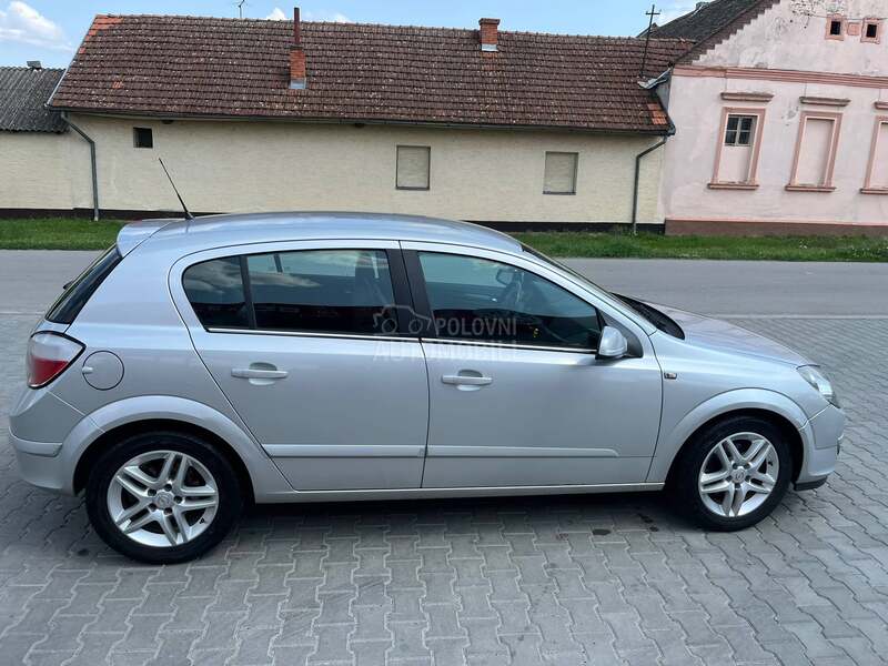 Opel Astra H 