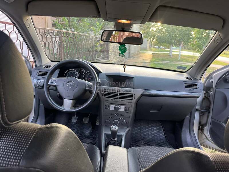 Opel Astra H 