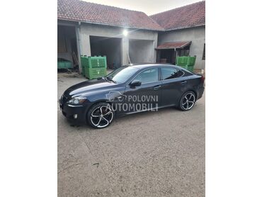 Lexus IS 220 drugaciji od svih