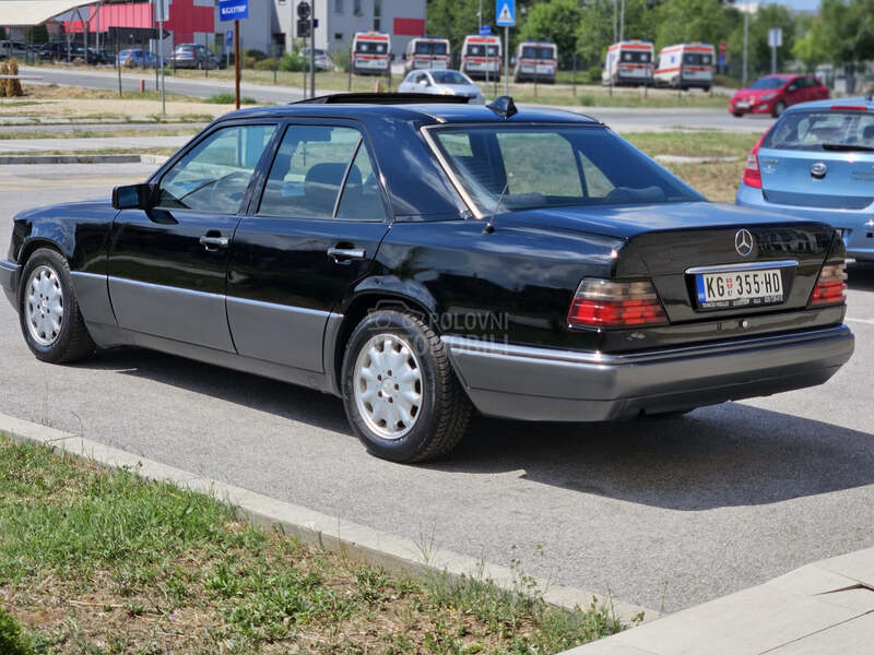 Mercedes Benz E 200 