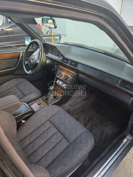 Mercedes Benz E 200 
