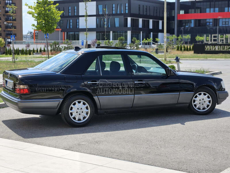 Mercedes Benz E 200 
