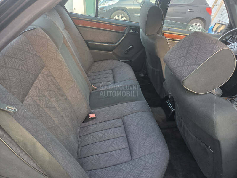 Mercedes Benz E 200 