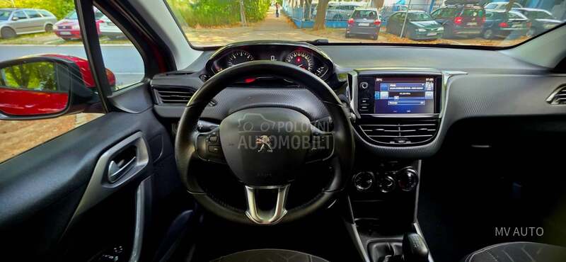 Peugeot 2008 BLUEHDI 100HP STYLE
